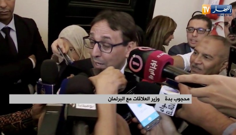 بدة يرد حول قضية بوحجة : أنا وزير العلاقات مع البرلمان و لست نائبا