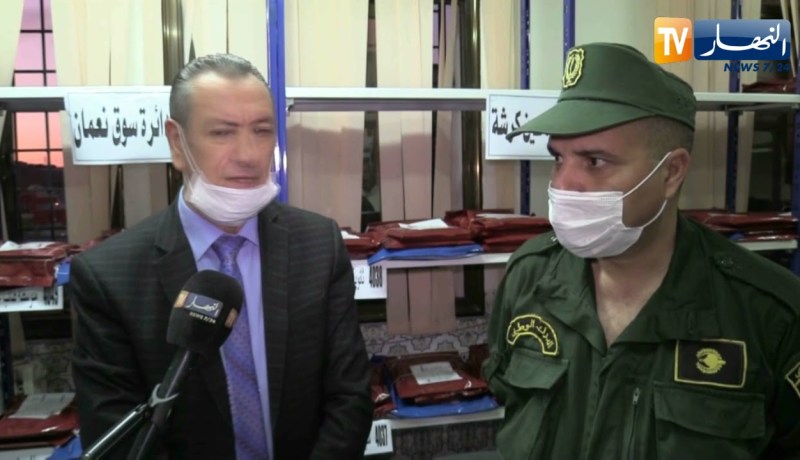 أم البواقي: كاميرا النهار ترافق الدرك في تأمين نقل مواضيع أسئلة إمتحانات “البيام”