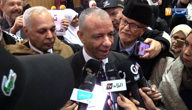 بن قرينة: “نحن نثمن كل لقاء يتم بين مسؤولين جزائريين ومختلف الوسائط الإجتماعية”