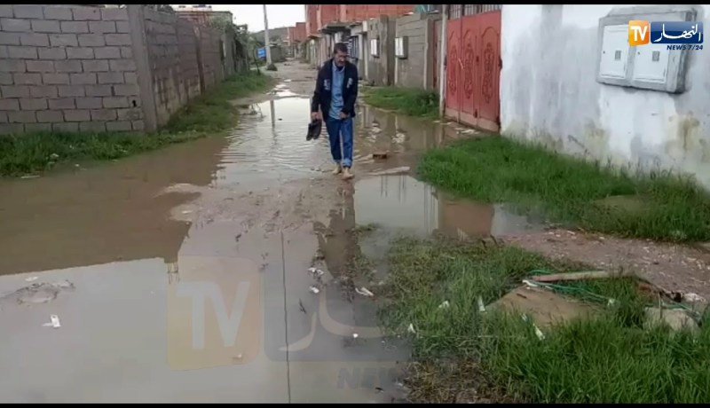 عنابة: إنعدام قنوات الصرف الصحي بسكنات حي أول ماي ببلدية البوني