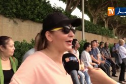 الفنانون يقفون جنبا إلى جنب أمام مقر وزارة الثقافة بشعار “كلنا نضال”