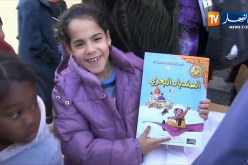 ثقافة/ توزيع الكتب بالمجان تشجيعا على القراءة بتندوف