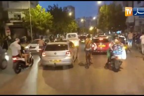 إحتفالات كبيرة في شوارع عنابة بعد الفوز أمام كوت ديفوار
