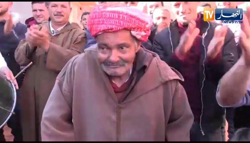 غليزان: شباب من بلدية سيدي خطاب يتطوعون لبناء وترميم مسكن عمي أحمد بالسلاطنة