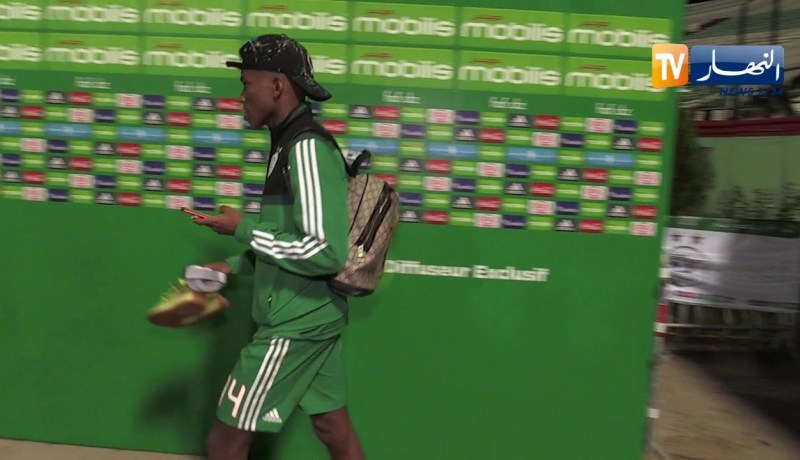 شاهد ماذا وقع لبوداوي أثناء صعوده إلى حافلة الخضر