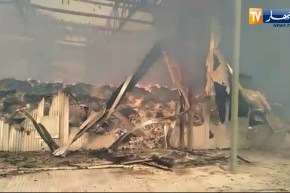 مصالح الحماية المدنية تسابق الزمن لإخماد النيران بمخزن بودرة الحليب بالطارف