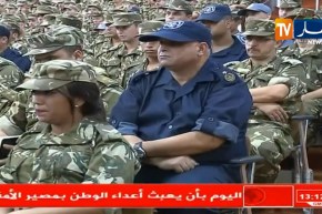 القايد صالح: الجيش الوطني الشعبي يعمل جاهدا على تحسين قطاع الصحة لسكان الجنوب