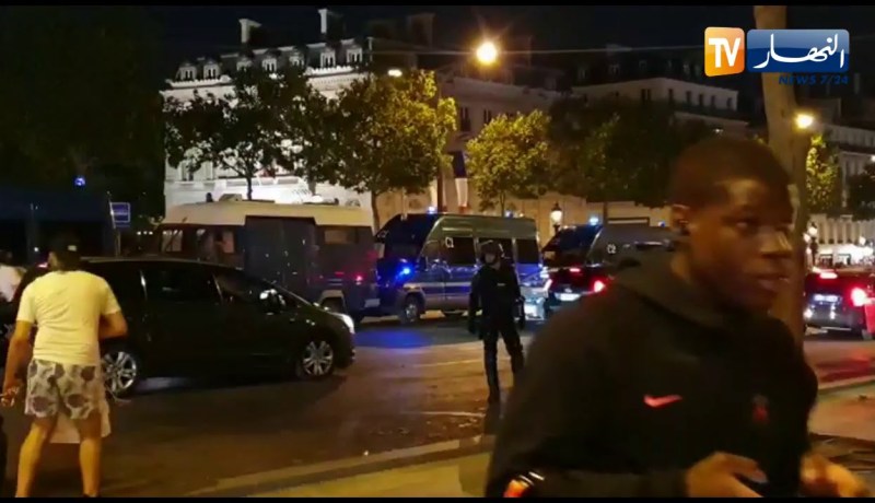 الجزائريون يخرجون في شوارع فرنسا إحتفالا بفوز الخضر على كوت ديفوار