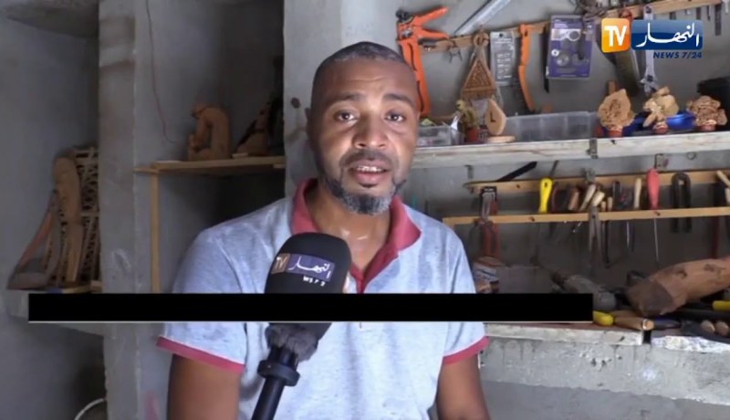 ورقلة : لزهر حرفي يحول الكرناف لتحف فنية مميزة