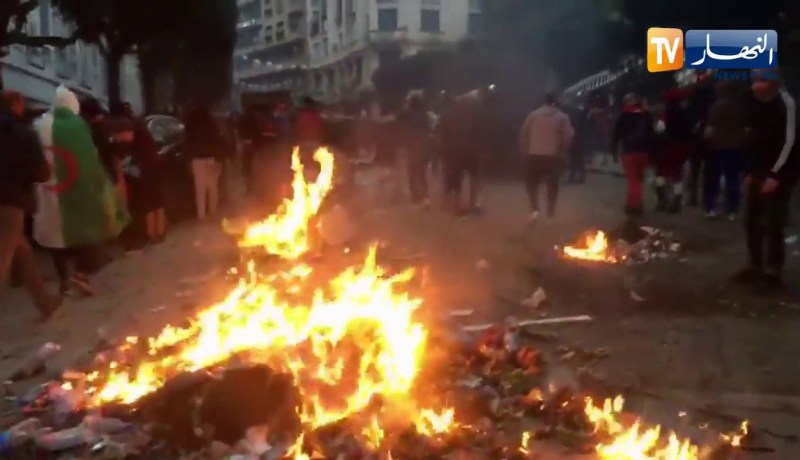 أعمال شغب وتخريب للسيارات بعد المسيرات السلمية بالعاصمة