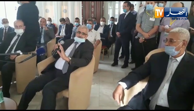 وزير السياحة يتفقد تأخر الأشغال لإعادة الإعتبار لفندق “الزيبان” ببسكرة