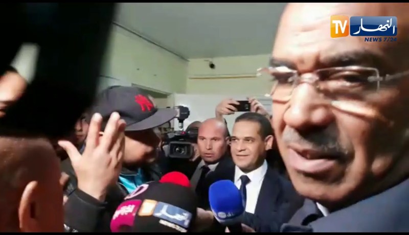 بدوي يزور الجرحى بالمستشفى عقب أعمال الشغب بعد المسيرة السليمة