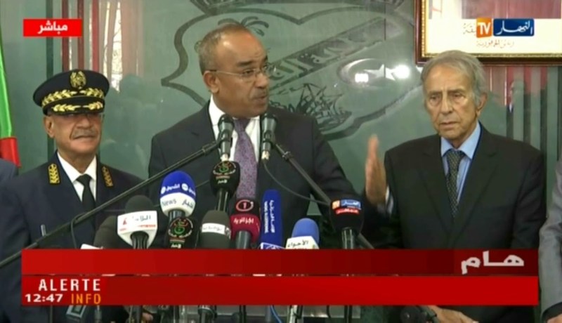 القبة : ندوة صحفية لوزير الداخلية  على هامش تسليم أولى رخص السياقة البيومترية