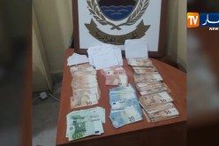 وهران: إحباط محاولة تمرير مغتربة ل 22 530 يورو على مستوى مطار أحمد بن بلة