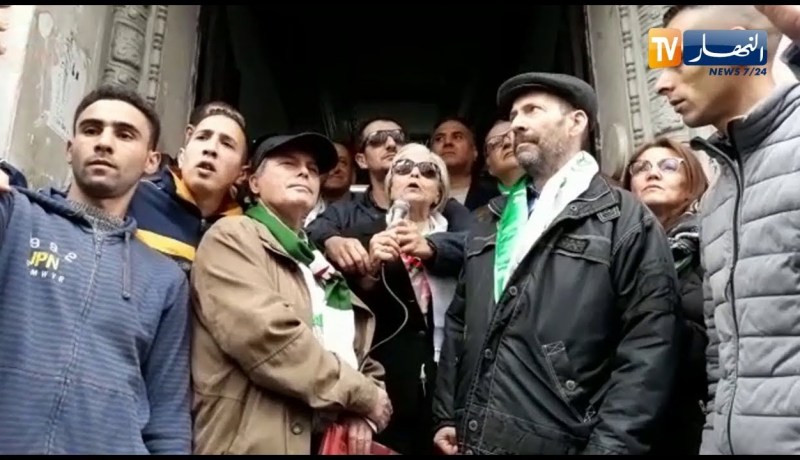 أخت العربي بن مهيدي: أيها الحكام الشعب لا يريدكم..”تروحو ڤاع”