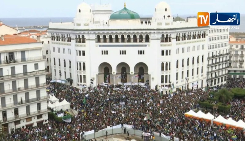 مسيرات سلمية للجمعة السابعة من عمر الحراك الشعبي بالعاصمة