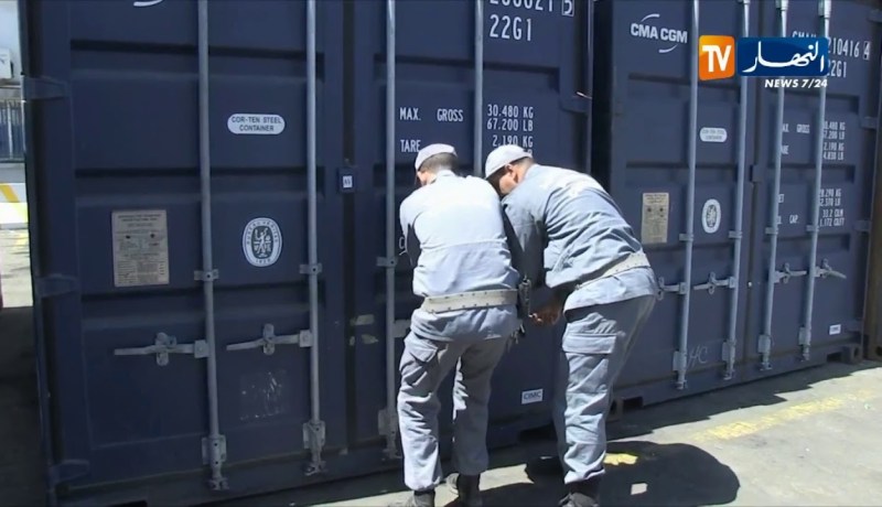 بجاية: القصة الكاملة لحجز 17 حاوية نفايات مستوردة من ألمانيا وإسبانيا