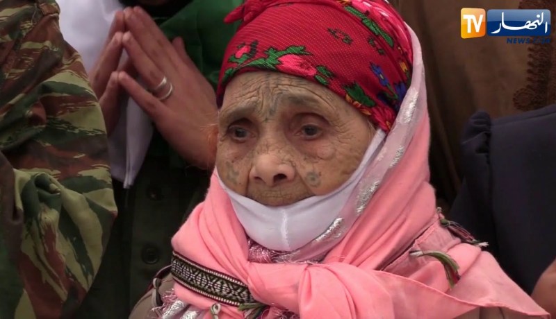 أم البواقي: لباس ثوري يربط ذكريات الخالة عربية بحاضر الأجيال