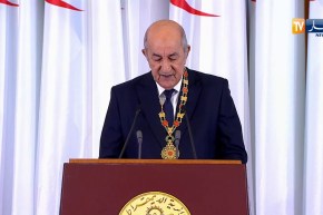 تبون: “سنقوم بمراجعة البرنامج الدراسي لتخفيفه خاصة في الطور الإبتدائي”