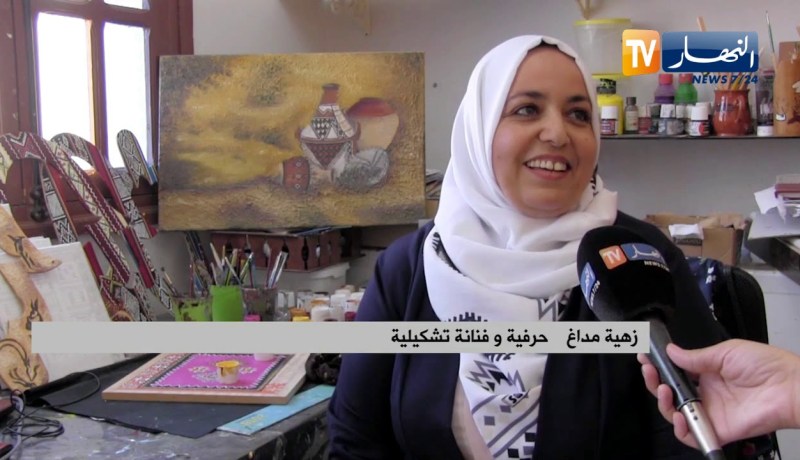 فن: بريشتها و لوحتها.. زهية تترجم الثقافة و التقاليد الجزائرية بلوحات إستثنائية
