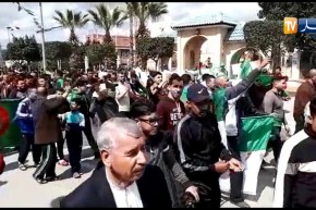 الشلف/ موكب من الدراجات النارية يصنع الحدث في مسيرات الجمعة السابعة من الحراك