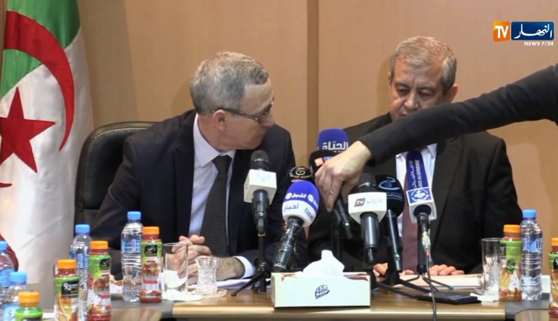 وزارة الإتصال: تسليم المهام لوزير الإتصال الناطق الرسمي للحكومة عمار بلحيمر