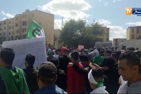 غليزان/ مسيرات للجمعة السابعة من الحراك رفعت فيها مختلف الشعارات