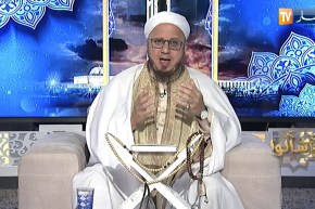 فاسألوا : كيف يصلي المسافر الذي لم يستطع معرفة اتجاه القبلة؟