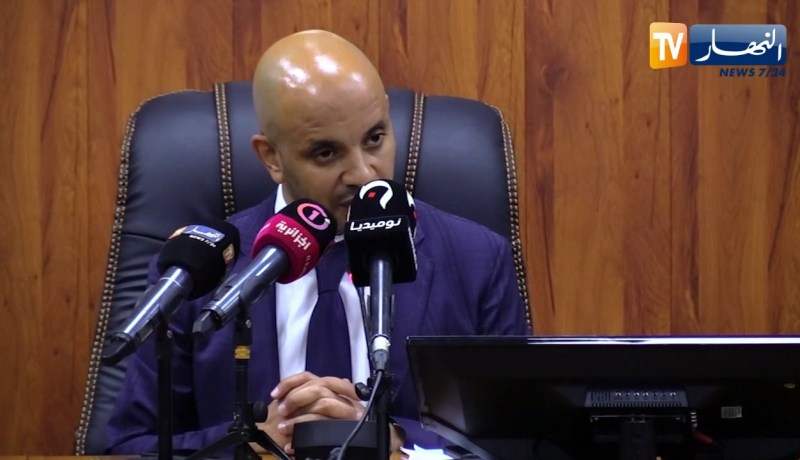 برناوي : “الفايسبوك ديالي مابدلتوش من بكري..وكي نكمّل المهمة نبدا نجبد الأسماوات”