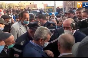 شاهد وصول وزراء من الحكومة لموقع انفجار البيض