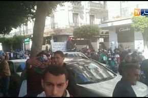 شاهد.. صاحب العبارة الشهيرة “يتنحاو ڨاع” يتحوّل إلى نجم الحراك