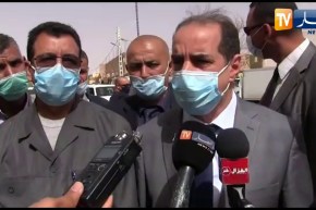 والي تندوف يشرف على العملية الثانية من توزيع الأقنعة الواقية على المواطنين