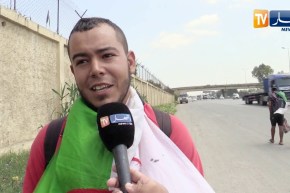 مجتمع: طلبة من النعامة يصلون العاصمة مشيا على الأقدام للمشاركة في الحراك