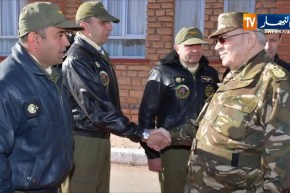 دفاع: الفريق أحمد قايد صالح في زيارة عمل وتفتيش إلى الناحية العسكرية الثانية