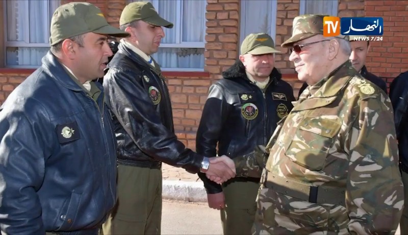 دفاع: الفريق أحمد قايد صالح في زيارة عمل وتفتيش إلى الناحية العسكرية الثانية