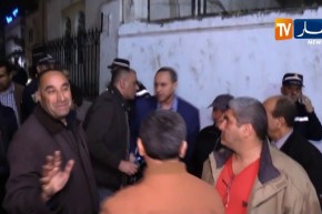 ميهوبي يتفقد حالة المتحف الوطني للآثار بعد تعرضه للتخريب عقب المسيرات السلمية