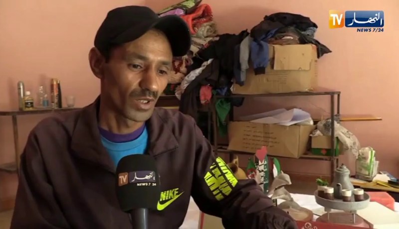 أحمد .. موهبة وأفكار إبداعية تترجمها لوحات وتصاميم جميلة