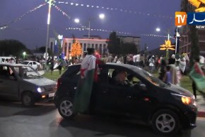 جماهير المنتخب الوطني تصنع أجواء رائعة في ولاية البليدة إحتفالا بفوز الخضر