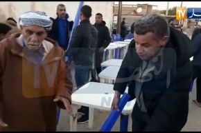 التحضيرات لإستقبال العزاء في بيت الراحل عزّ الدين الشلفي