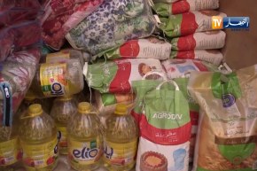 البويرة: قافلة تضامنية لفائدة العائلات المعوزة بمناطق الظل في أقصى جنوب الولاية