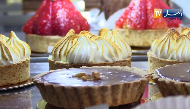 إيمان تبعث الأمل لمرضى السيلياك بصنع حلويات بدون غلوتين