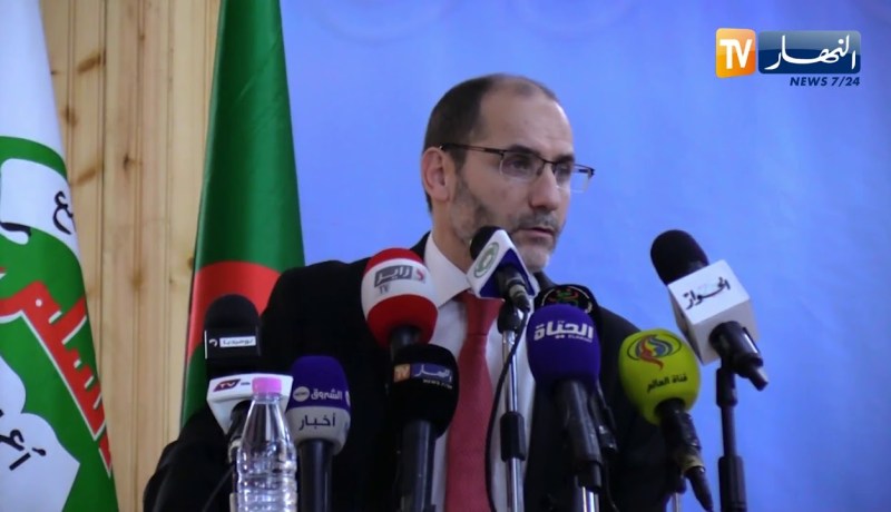 عبد الرزاق مقري يثني ويشكر قيادات “حمس” السابقين