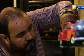 فريد رحاش..من هواية جمع السيارات المصغرة إلى صناعتها