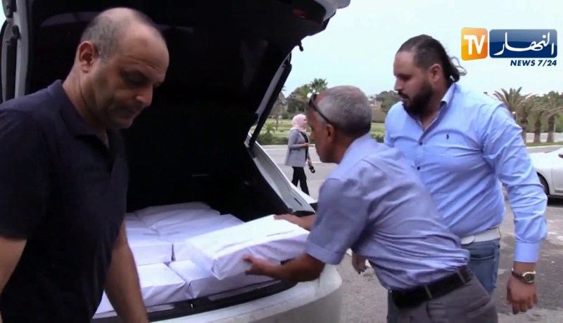 شاهد.. لحظة سحب جبهة المستقبل لإستمارات الترشح لرئيس الحزب