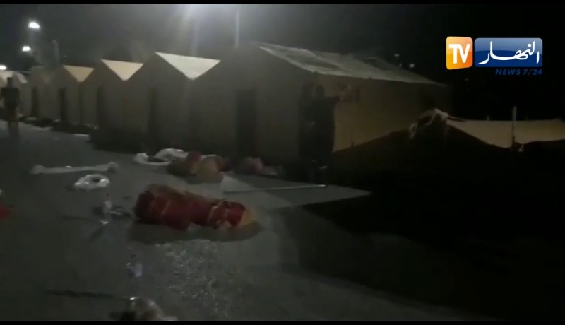 ميلة: بداية نصب المخيم الثاني بمحطة نقل المسافرين تحسبا لاحتواء المتضررين من الزلزال