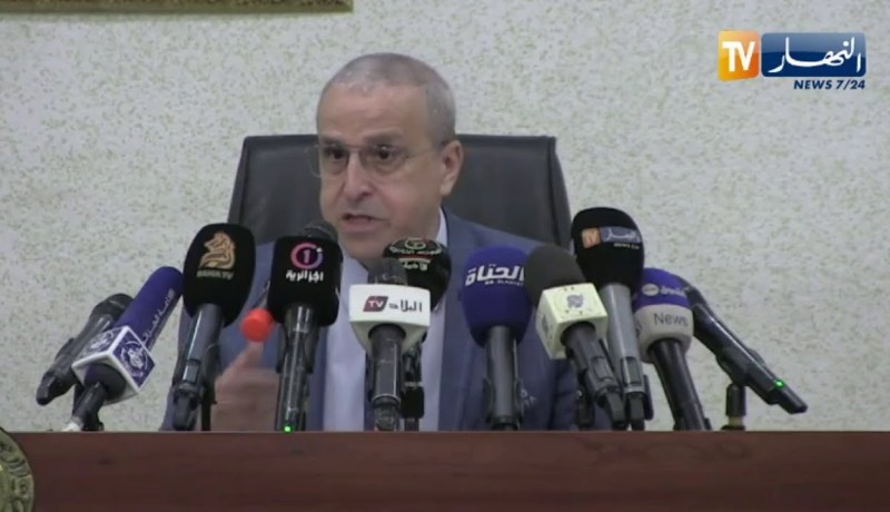 وزير التعليم العالي يدعو إلى التنسيق بين القطاعات لبعث نشاط البحث العلمي