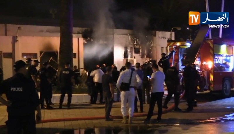 مشاهد للحريق الذي وقع أمس في حناح الأمتعة بـ “مطار هواري بومدين”