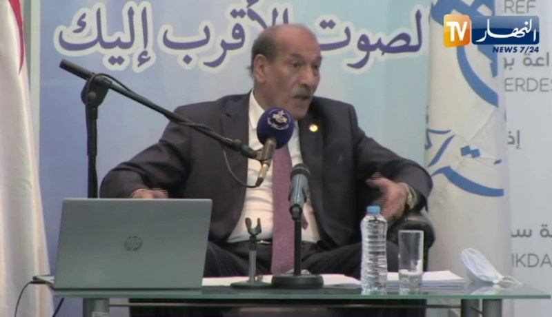 كمال فنيش: رئيس الجمهورية يعمل بشفافية ونزاهة للعبور إلى الجزائر الجديدة