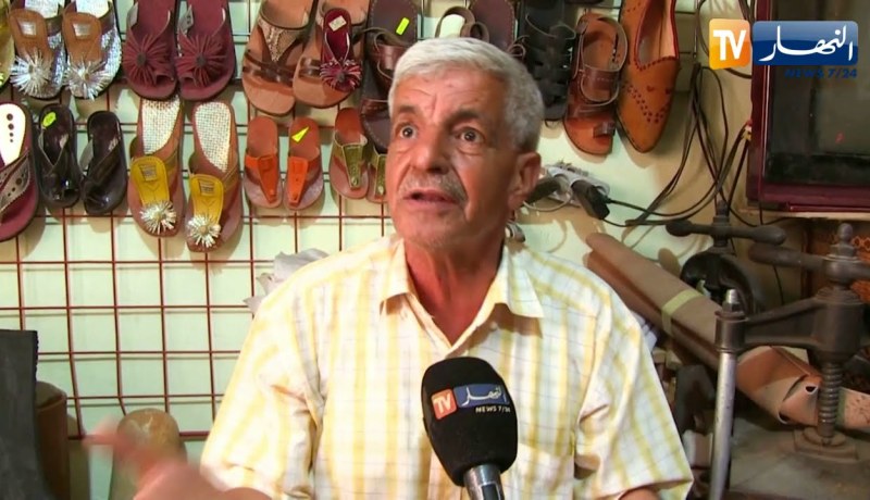 غرداية: صناعة نعال الجلود.. حرفة الأجداد تصارع البقاء