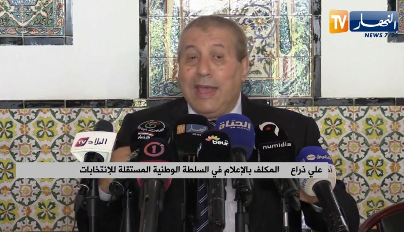 علي ذراع : ” المترشحون للرئاسيات بلغ عددهم 39 وممكن حتى تكون الرئيسة إمرأة !!”